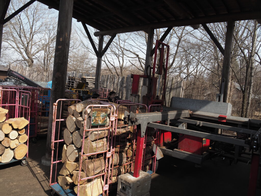薪の作業場